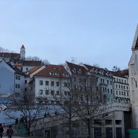 Pleasant Apartment Under The Bratislava Castle Exterior foto